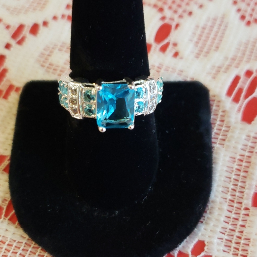 Turquoise CZ ladies ring 925 NWOT
